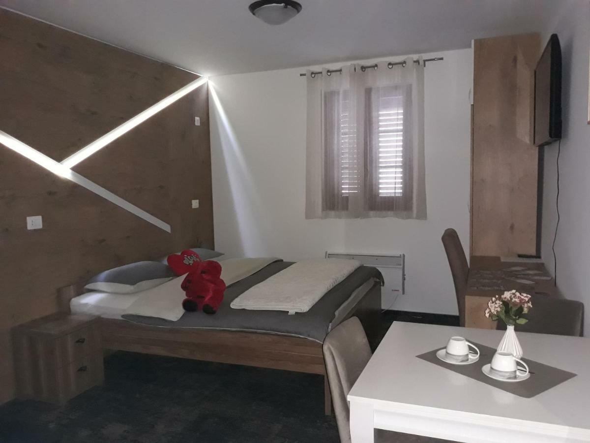 Tilia Hotell Cetinje Eksteriør bilde